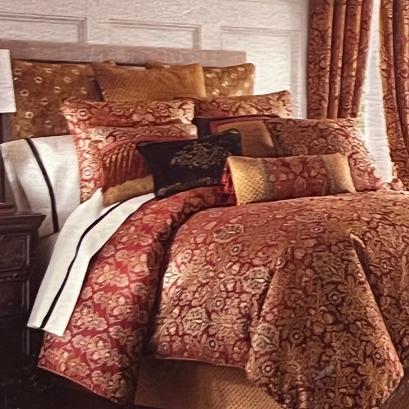 Waterford Linens Alhambra Euro Pillow Sham - Picture 2 of 11